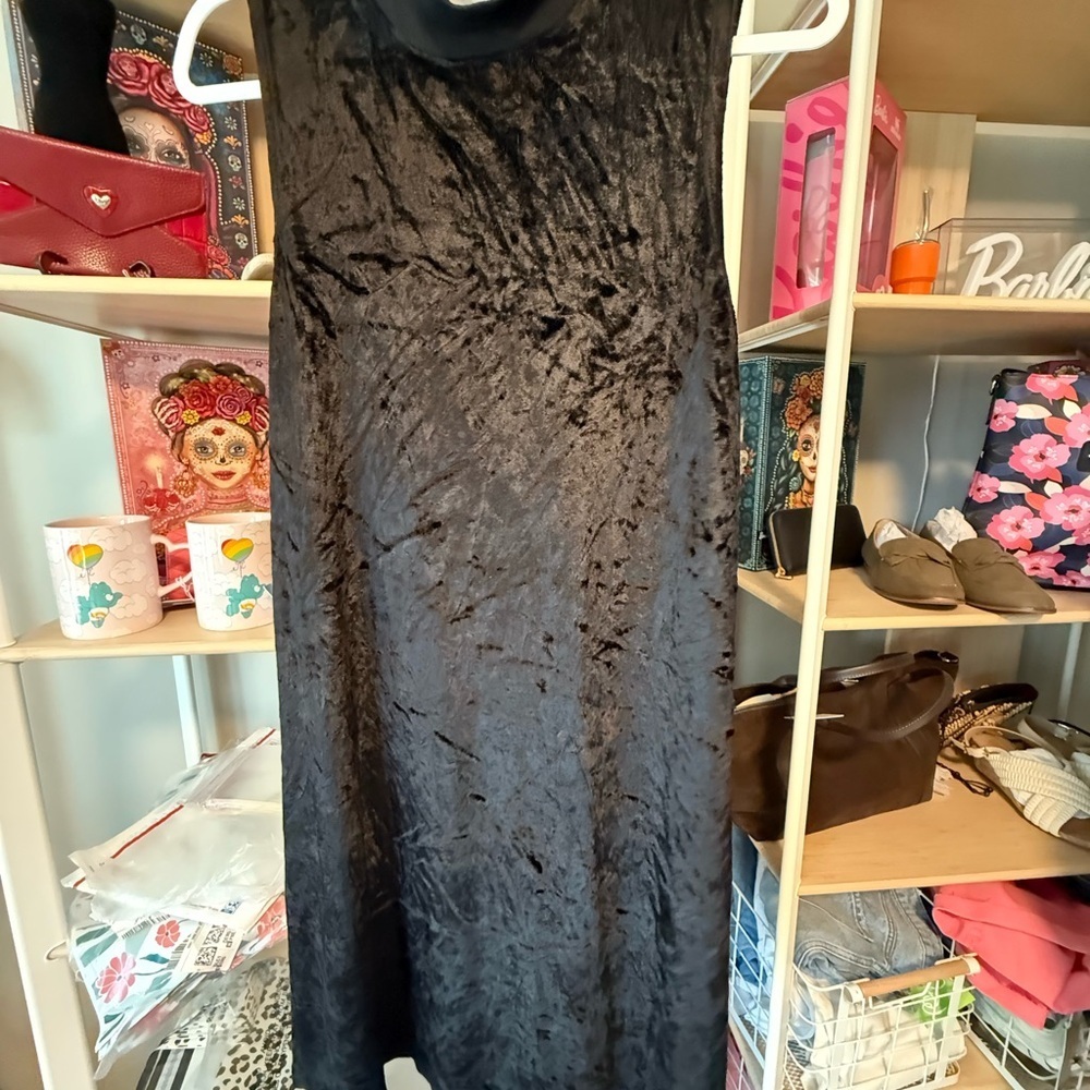 Michael Stars Black Velvet Midi Dress preloved Size Medium - Picture 1 of 4